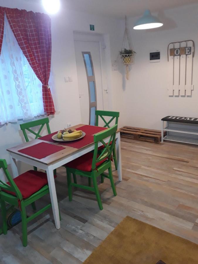 Tri Srece Apartamento Ogulin Exterior foto