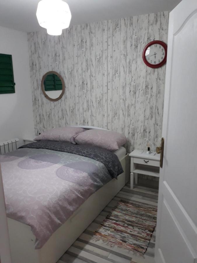 Tri Srece Apartamento Ogulin Exterior foto