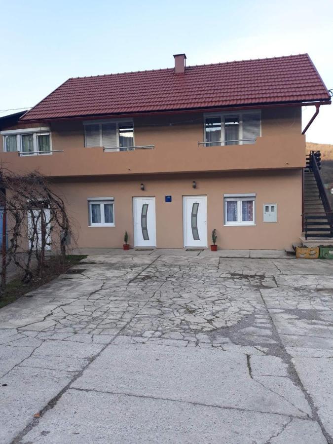 Tri Srece Apartamento Ogulin Exterior foto
